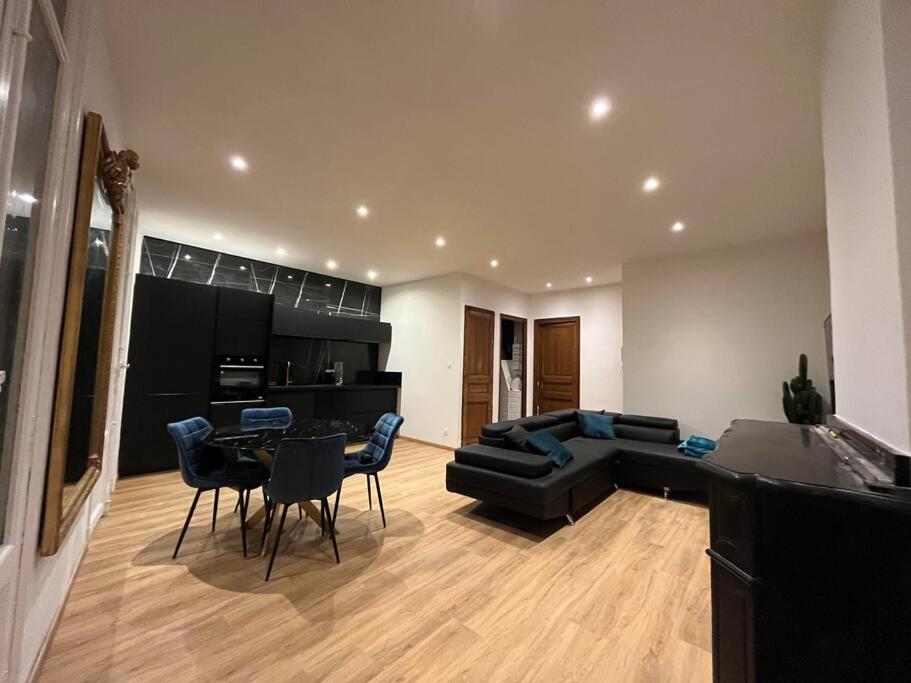 Appartement Haussmannien A 200M Des Halles. 纳博讷 外观 照片
